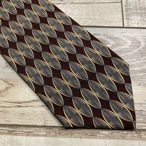 Louis Roth Silk Necktie 
Burgundy and Gold Patterned Design